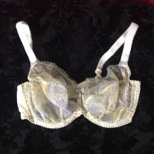 36 F Courtlaulds Bra White Grey and Yellow
